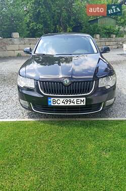 Лифтбек Skoda Superb 2011 в 