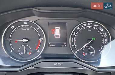 Универсал Skoda Superb 2015 в 