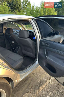 Лифтбек Skoda Superb 2006 в 