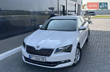 Ліфтбек Skoda Superb 2017 в 