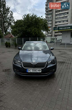 Лифтбек Skoda Superb 2016 в 