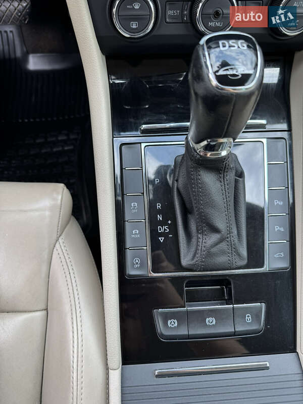 Лифтбек Skoda Superb 2016 в Львове