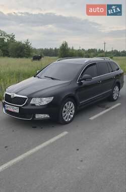 Универсал Skoda Superb 2011 в Барановке