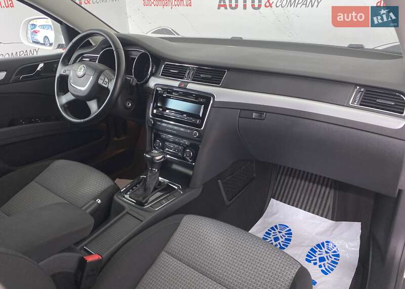 Универсал Skoda Superb 2013 в Львове