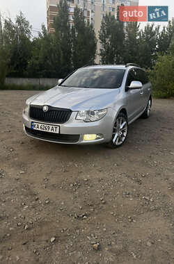 Универсал Skoda Superb 2010 в Вышгороде