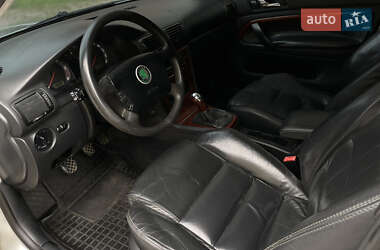 Ліфтбек Skoda Superb 2003 в 