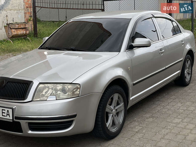 Skoda Superb 2003