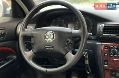 Ліфтбек Skoda Superb 2003 в 