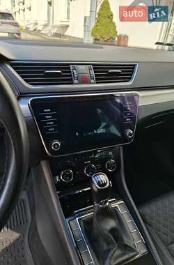 Лифтбек Skoda Superb 2017 в 