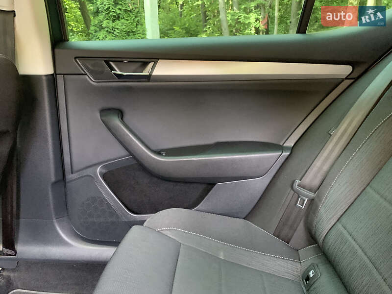 Лифтбек Skoda Superb 2016 в Дрогобыче