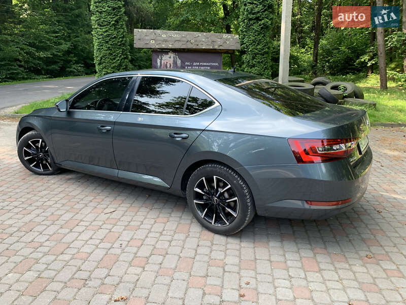 Лифтбек Skoda Superb 2016 в Дрогобыче