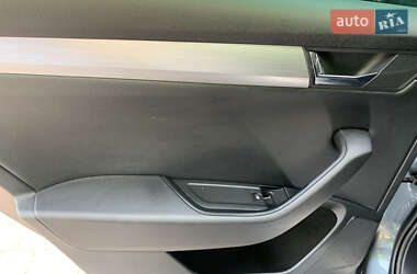 Лифтбек Skoda Superb 2016 в 