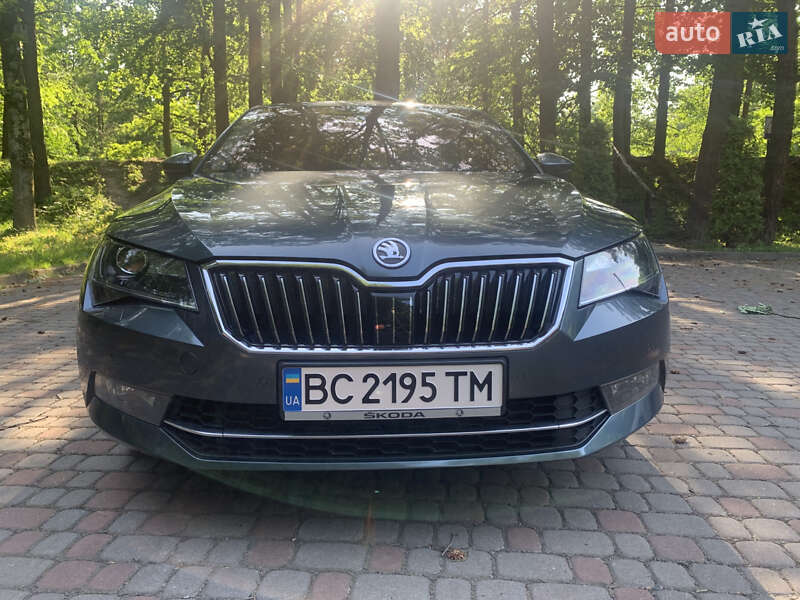 Лифтбек Skoda Superb 2016 в Дрогобыче