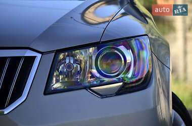 Лифтбек Skoda Superb 2013 в 