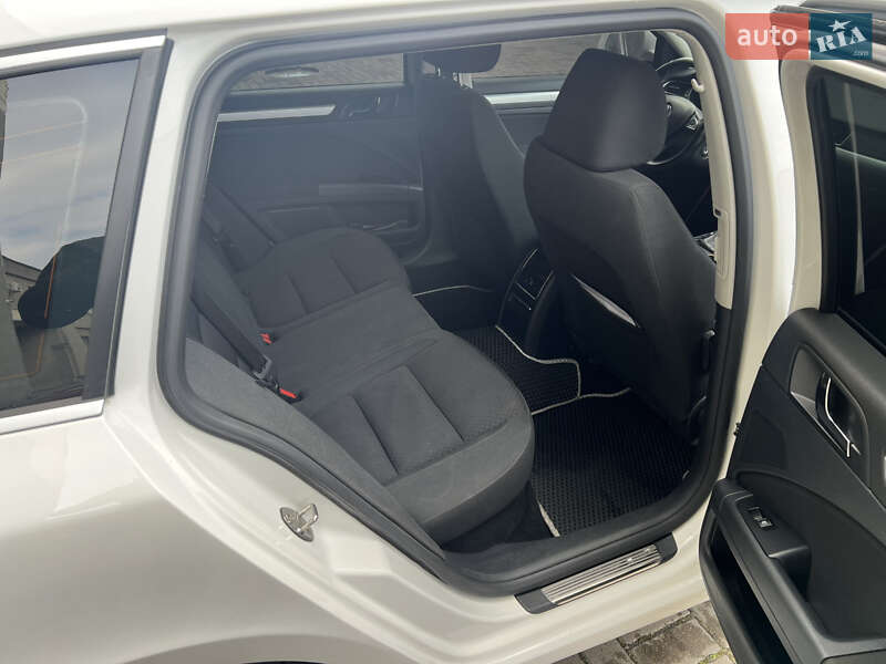 Универсал Skoda Superb 2013 в Черкассах