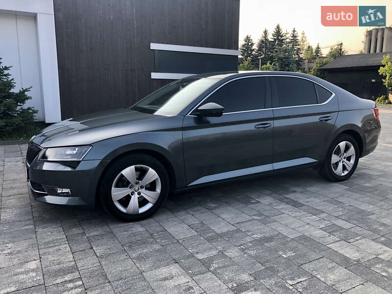 Лифтбек Skoda Superb 2017 в Тячеве