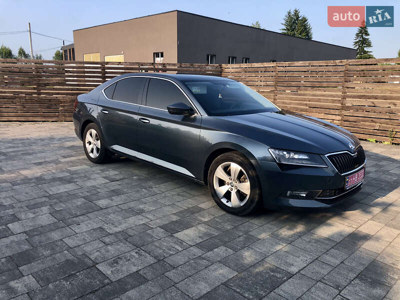 Лифтбек Skoda Superb 2017 в Тячеве