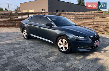 Лифтбек Skoda Superb 2017 в 