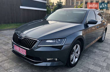 Лифтбек Skoda Superb 2017 в 