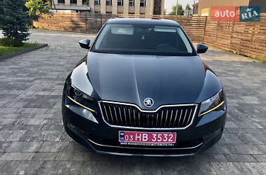 Лифтбек Skoda Superb 2017 в 