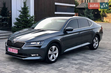 Лифтбек Skoda Superb 2017 в 