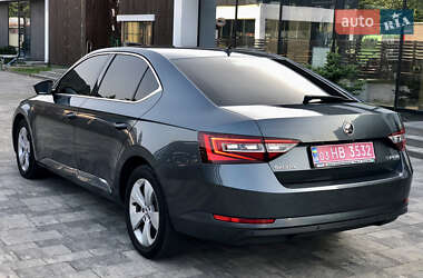 Лифтбек Skoda Superb 2017 в 