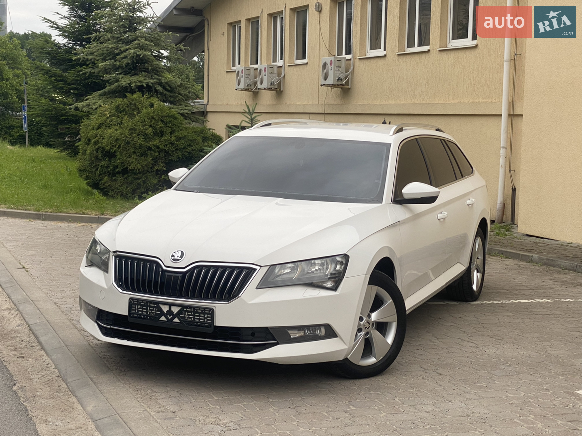2017 Skoda Superb - мініатюра 7