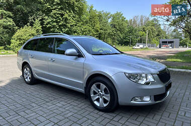 Универсал Skoda Superb 2011 в 