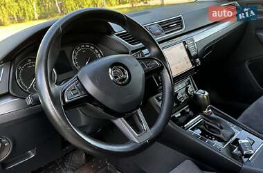 Ліфтбек Skoda Superb 2016 в 