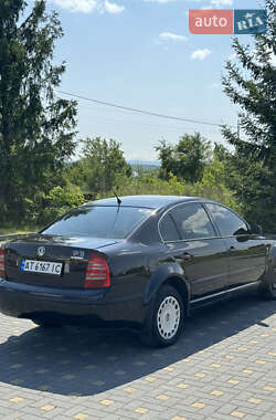 Лифтбек Skoda Superb 2004 в 