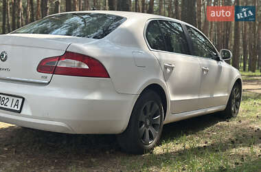 Лифтбек Skoda Superb 2011 в 