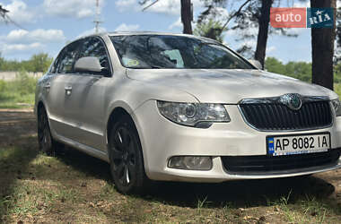 Лифтбек Skoda Superb 2011 в 