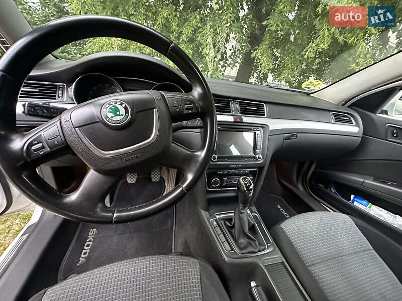 Лифтбек Skoda Superb 2011 в Сумах