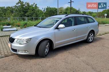 Універсал Skoda Superb 2013 в Нововолинську
