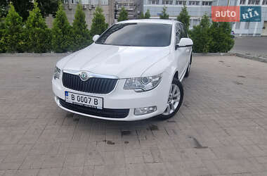 Лифтбек Skoda Superb 2012 в 