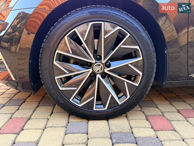 Лифтбек Skoda Superb 2019 в Мукачево