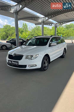 Универсал Skoda Superb 2011 в 