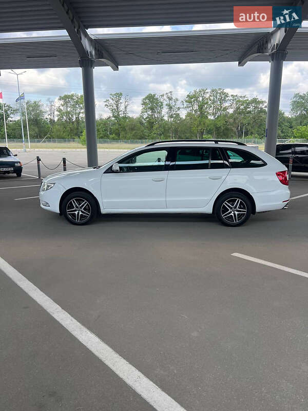 Універсал Skoda Superb 2011 в Запоріжжі