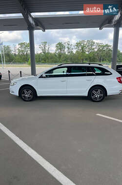 Универсал Skoda Superb 2011 в 