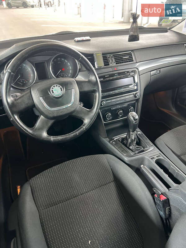 Універсал Skoda Superb 2011 в Запоріжжі