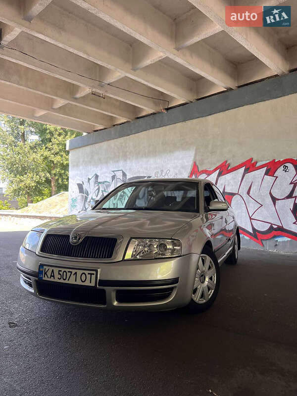Лифтбек Skoda Superb 2006 в 
