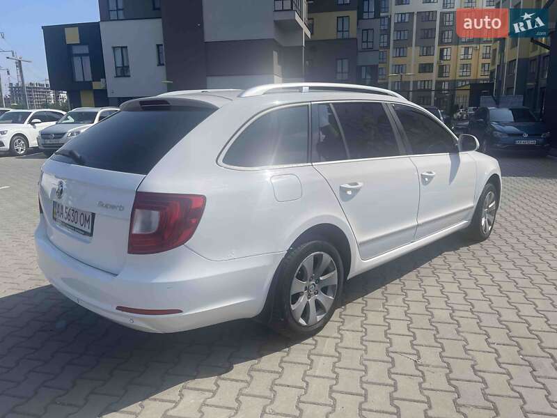 Skoda Superb 2011