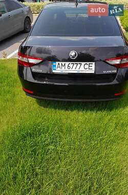 Лифтбек Skoda Superb 2016 в 