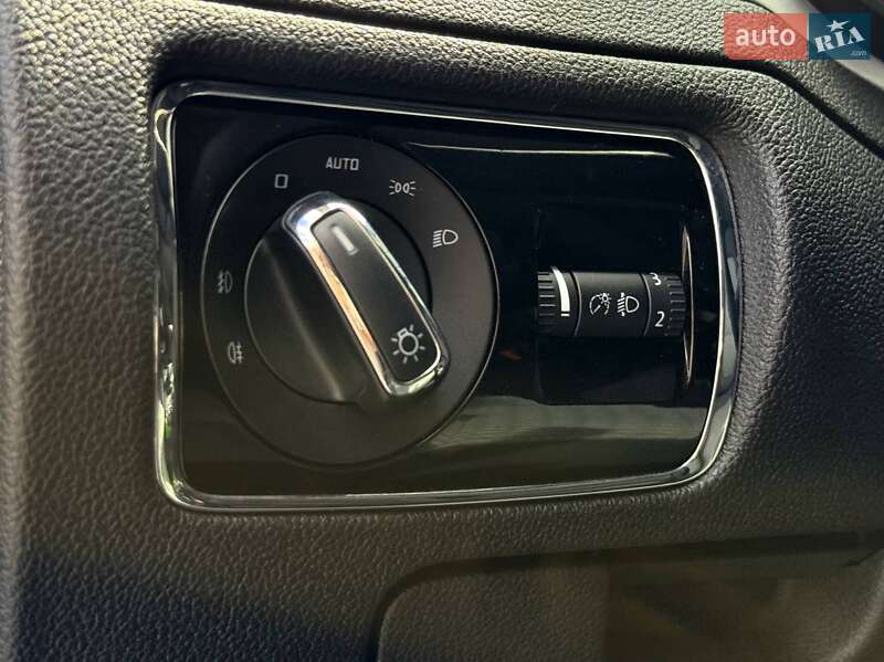 Универсал Skoda Superb 2011 в Ровно
