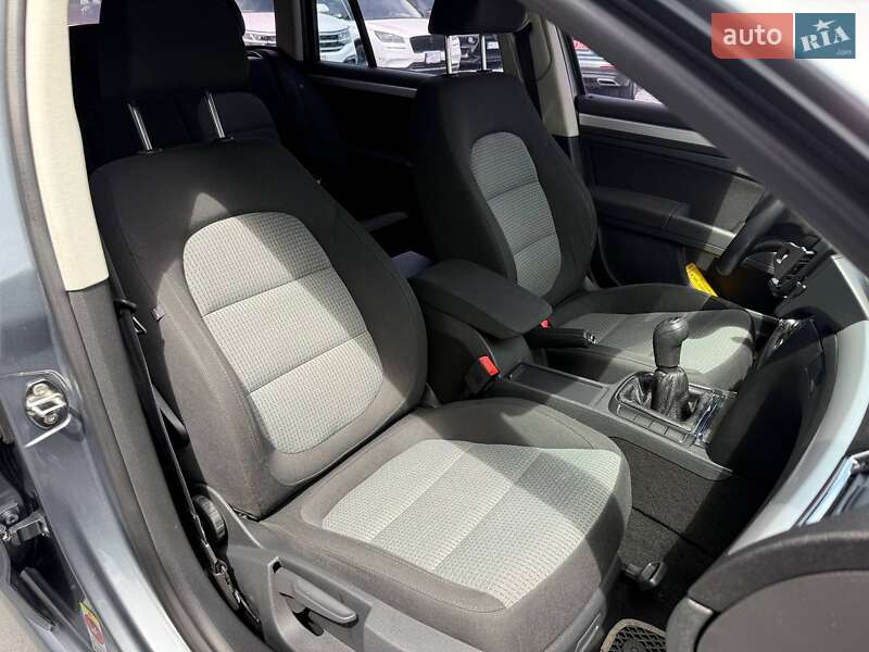 Универсал Skoda Superb 2011 в Ровно