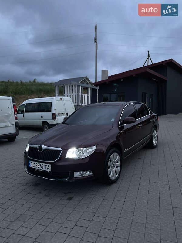 Skoda Superb 2011