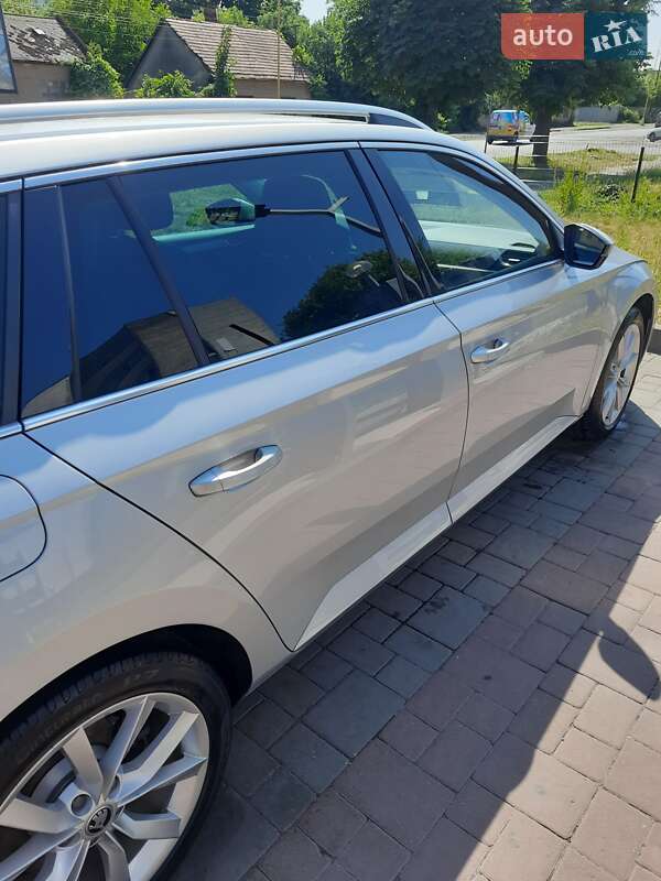Универсал Skoda Superb 2019 в Ужгороде