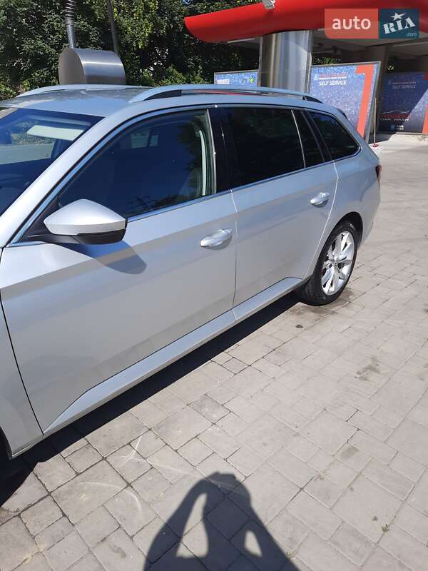 Универсал Skoda Superb 2019 в Ужгороде