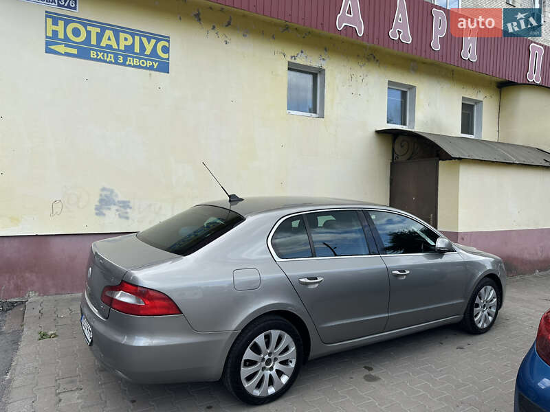 Лифтбек Skoda Superb 2008 в Звягеле