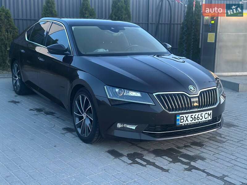Лифтбек Skoda Superb 2018 в 